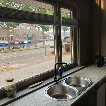 Fijn Vakantiehuis In Het Centrum Aan De Haven, Op Loopafstand De Zee En De Boot Texel Holiday home